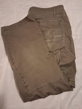 🔥 KUHL Liberator Convertible Pants – Stealth Zip-Off 🔥
Size: 40x32 Color: Kh